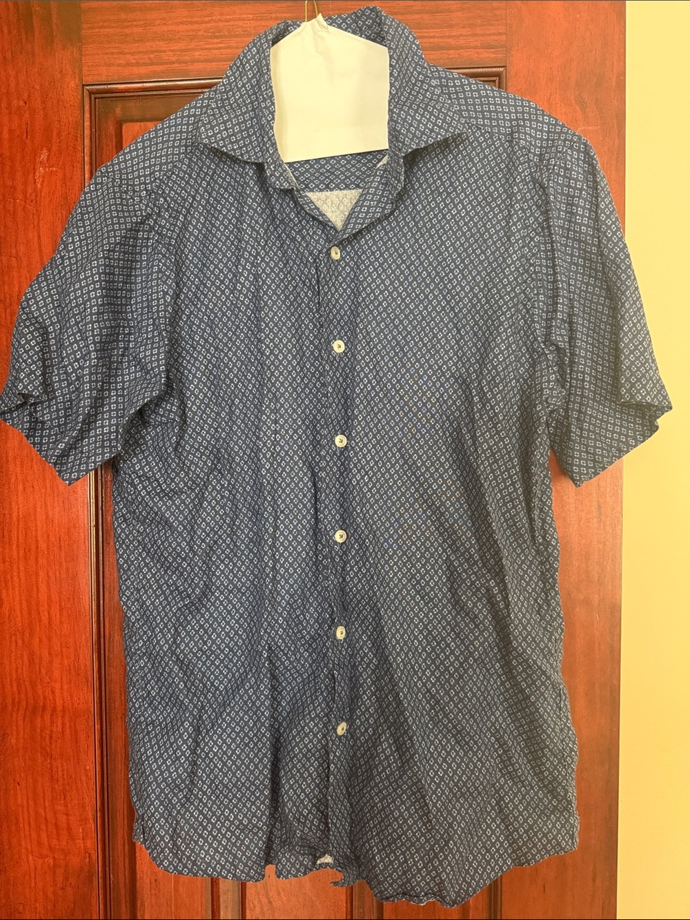 Men's Short-Sleeve Blue Patterned Button-Up Shirt